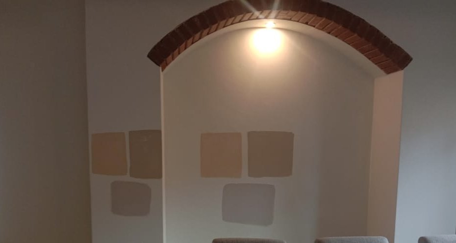 When I moved in I decided to change interior wall paint. So I went to paint shop to ask for samples. They gave me these 3. Im sitting here and confused which one I should choose. Being a bachelor ma1. Dai ndakaroora I know women are good at choosing colours. 😂😂😂