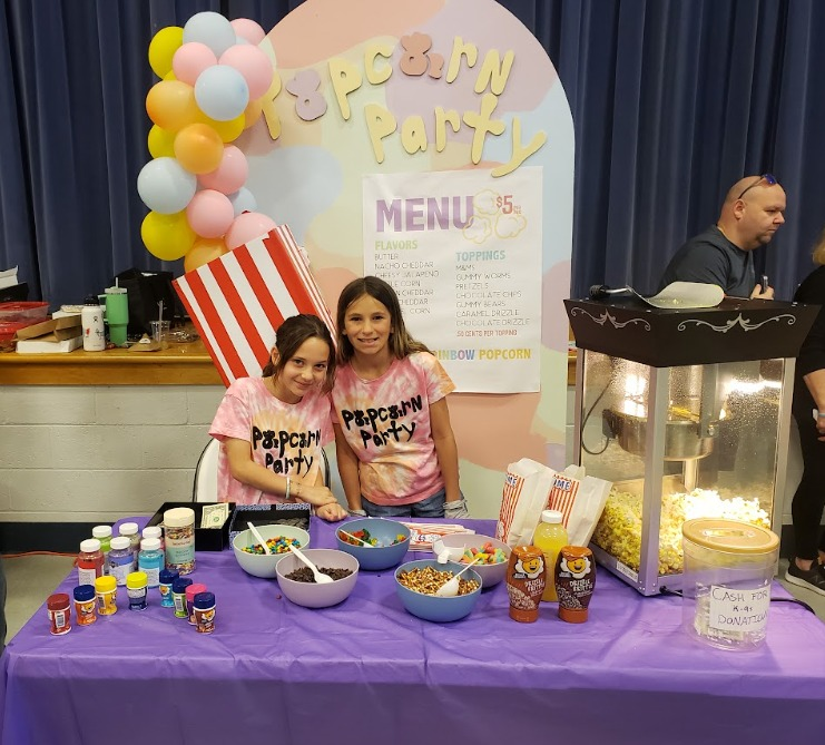 WeAreEGTSD's tweet photo. Thank you Ms. Macaluso for helping us create a budget, a business plan and marketing materials for #MickleMarketplace.  Most of all, thank you for helping us learn how to be #independent, #creativethinkers and #doers! #egtsdproud https://t.co/sKO7D9YDP4