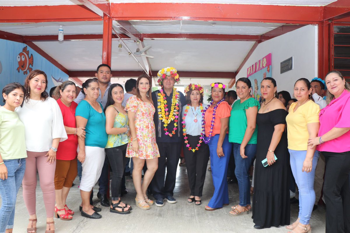 natycastrejonv's tweet image. Esta mañana iniciamos actividades en #SanFelipeOrizatlán visitando el Jardín de Niños “Leona Vicario” en donde se llevan a cabo capacitaciones, a fin de fomentar entornos de aprendizaje seguros, no violentos, inclusivos y eficaces para la comunidad educativa. 

Además, entregamos…