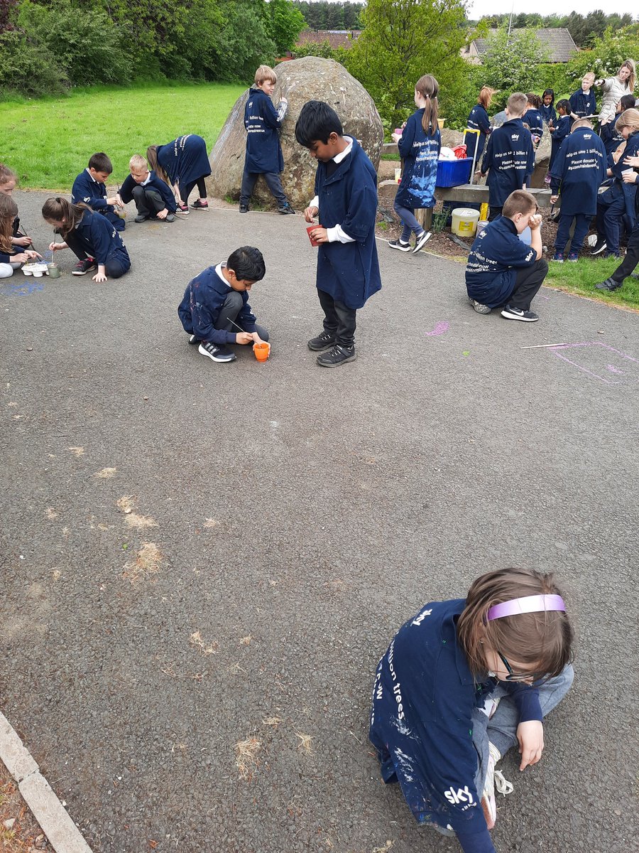 carmondean_ps's tweet photo. Primary 3's muddy artwork in our #TeamTuesday today, using what we learned at @WestLoCollege. Thank you for the inspiration!! 🎨🖌 @MissSmithCPS
@MissRaffertyCPS https://t.co/qPJGls20LP