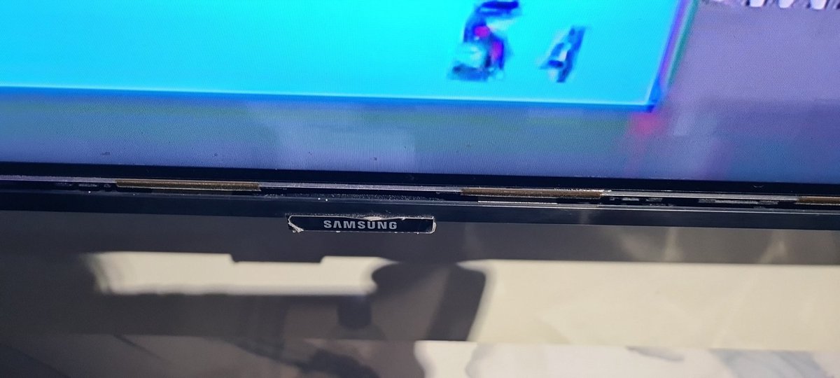 RayAutomobiles's tweet photo. Jeeves technician damaged my LED while inspection,earlier it was a minor issue but after reassembled it into a major issue.
Now denied for replacement and giving services.
@flipkartsupport kindly stop selling policy which causes issues while claiming. 
Help @flipkartsupport https://t.co/1yhMcTpf3Z