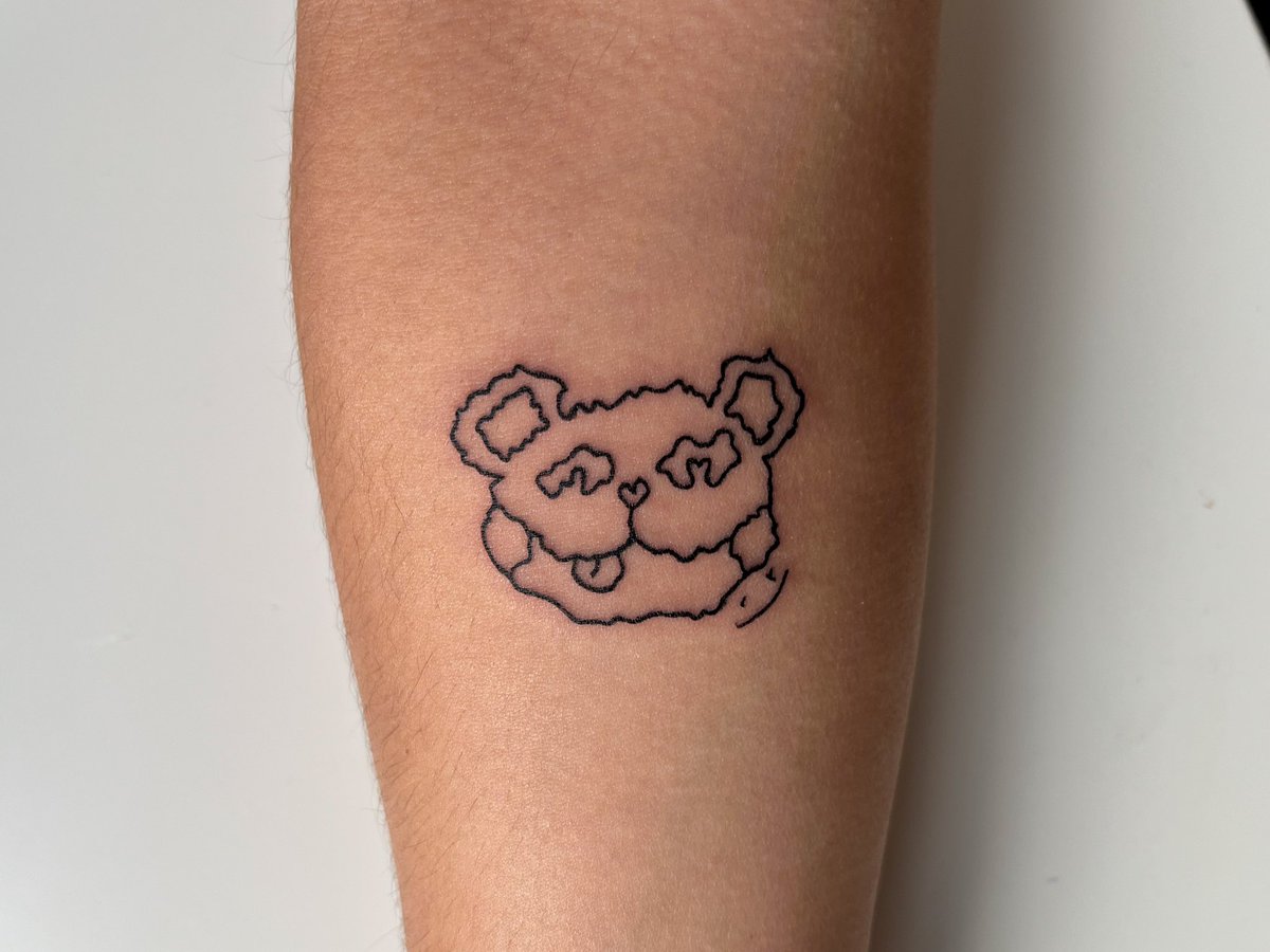 𝐢𝐬𝐚𝐚 tweet media