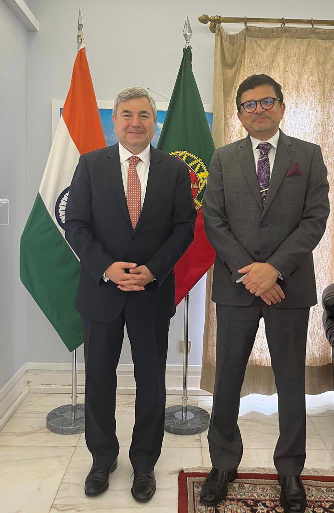 Paid a courtesy call to the Ambassador of friendly India. Had a good exchange on various topics including #gastrodiplomacy. Thanked for the warm welcome. 🇹🇷🇮🇳