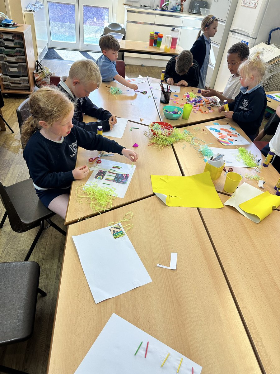 We have had a great night creating our artwork using different things! How beautiful are these. <a href="/ololprimary_HT/">Headteacher at OLOL</a> @MrsAlmond3A #MakeADifference #OLOLArt