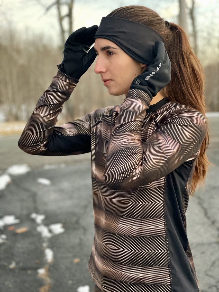 Embrace the #Spring vibes with All-Season #BaseLayer🌸🏃‍♀️Stay ahead of the pack as you hit the trails in style. While the snow's melting but you still need that extra layer of warmth, #Heatwave is the way to go. Paired with our #GoreTex Infinium Trace #Glove &amp; Dynamax #headband!