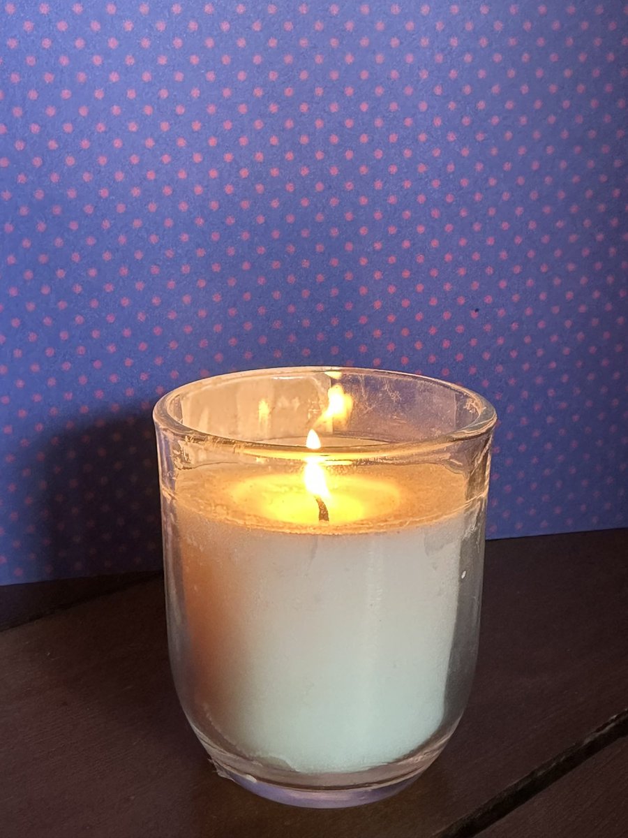 I light tonight’s #candleforcare thinking of all living with #stroke and all who support and care for them.  #StrokeAwarenessMonth #careaboutcare #makemaypurple