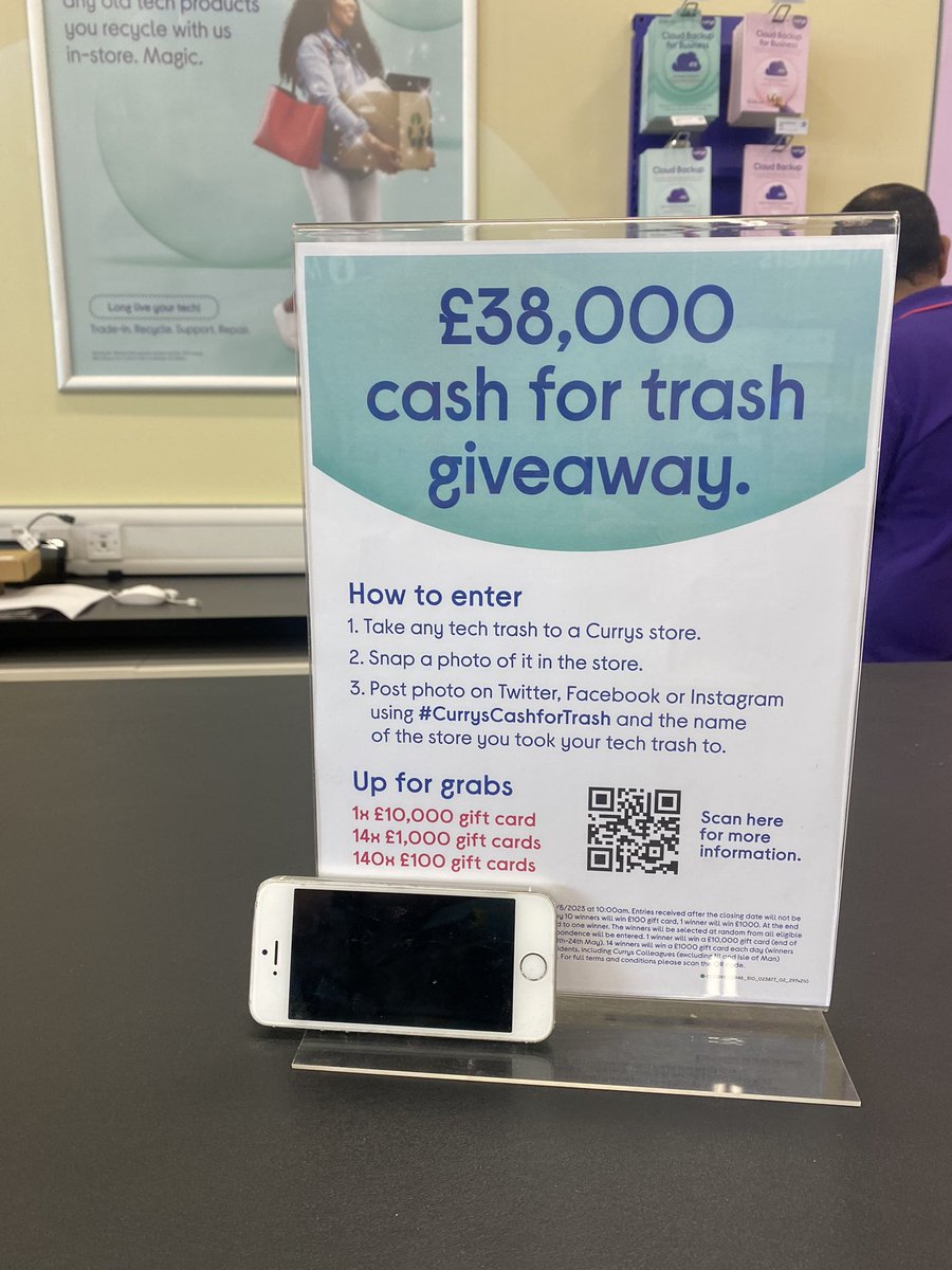 Sparkles07's tweet photo. Recycled an old iPhone today! Easy process at @currys Coventry Arena store. #curryscashfortrash https://t.co/R8whquMd78