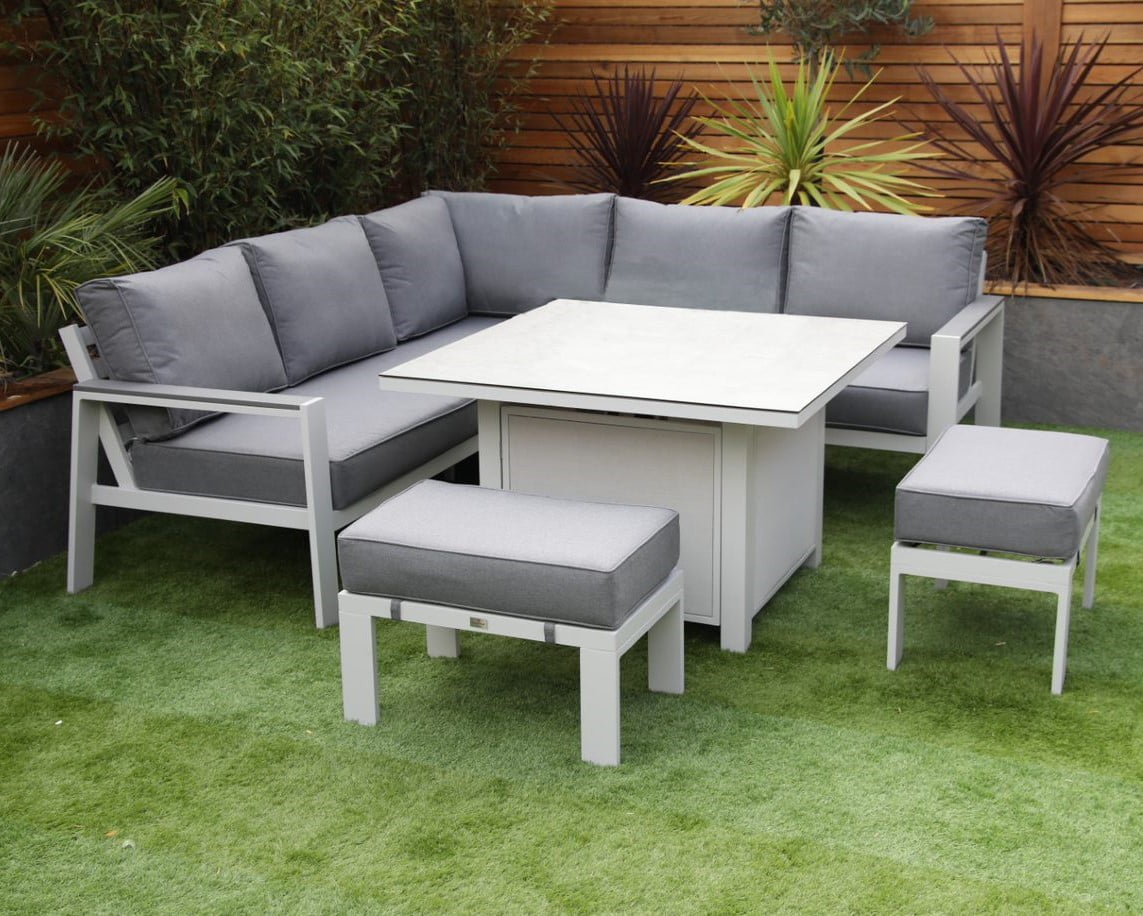 Supremo Melbury Salted Grey Mini Modular with Static Table- £1,549.00 💚
 
Seat up to six people with this contemporary corner sofa set from Supremo’s modern Melbury collection.

🛒Shop here: gardenfurniture.co.uk/product/suprem…

#luxurygarden #gardendesign #gardenfurniture #outdoorfurniture