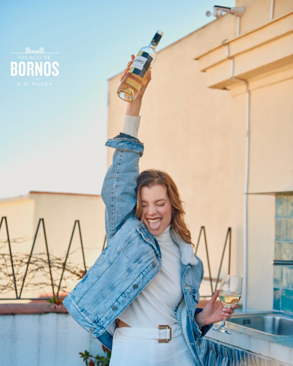¡Botellas al aire por la llegada del buen tiempo! ¿Con quién lo vas a disfrutar? 🍷 <a href="/DORueda/">D.O. Rueda</a> #palaciodebornos