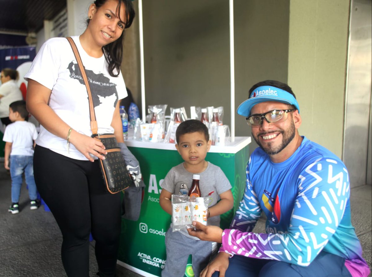 CorpoelecInfo's tweet image. A través de #Asoelec y #Fasmee se promueve el bienestar social de los hijos e hijas que estudian en el C.E.I.N.C de Corpoelec.

#SistemaNacionalDeIngreso