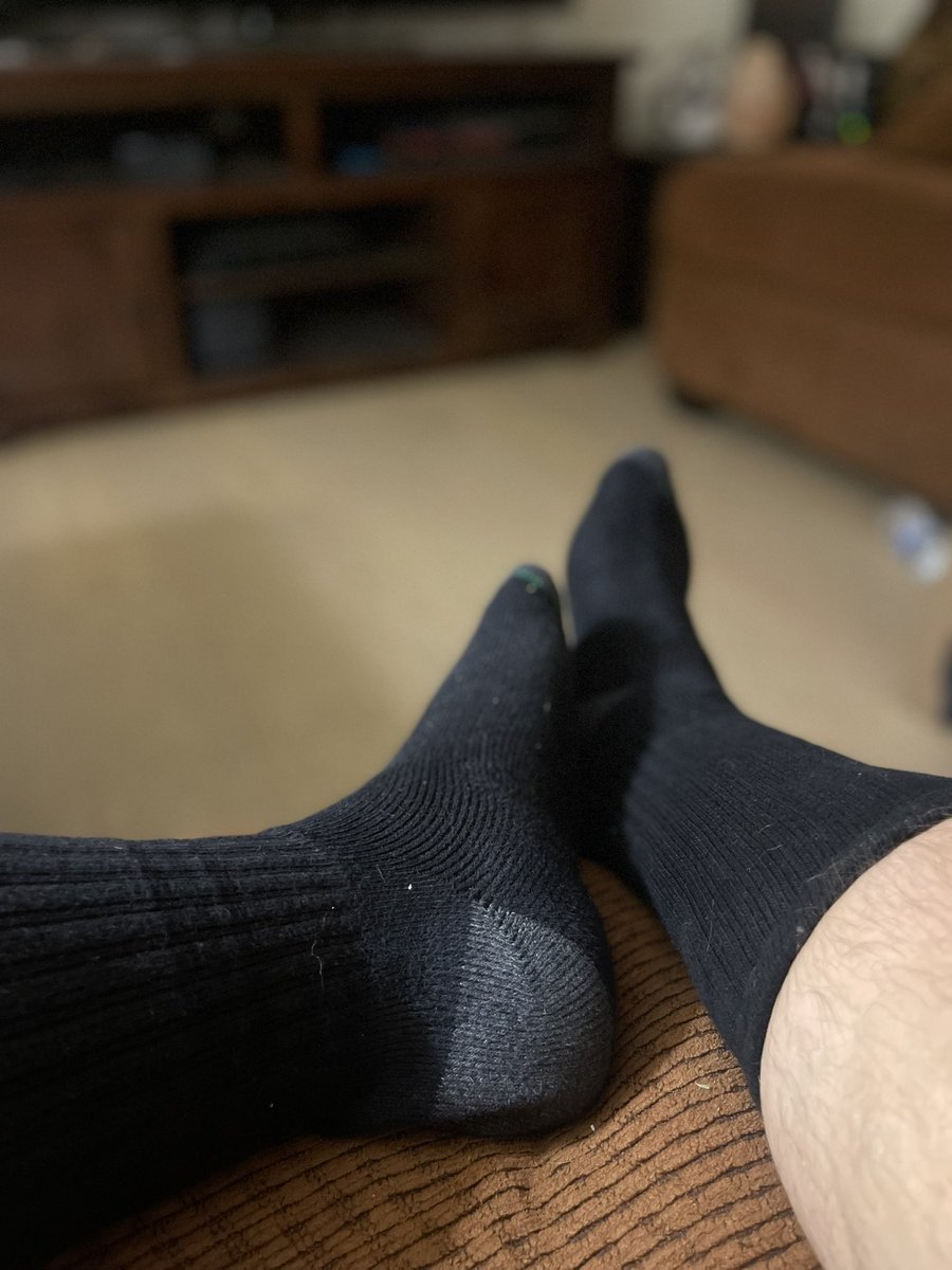 CDaddy425's tweet photo. Just got back from the gym.😈
Get them while they’re hot! 💦
#Feet #Alpha #Sweaty #FinDom #BDSM #Gymsocks #Socks #Cashmaster #Cashapp #Finsubs #HumanATMs https://t.co/t7HquEbOSG