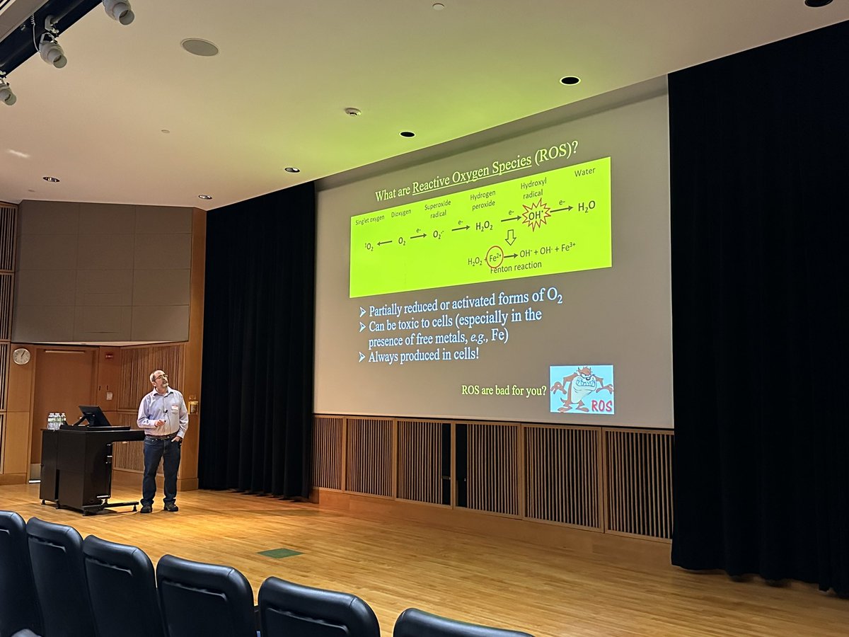 Dr. Ron Mitler starting the workshop with ROS/Redox 101 #IPG2023