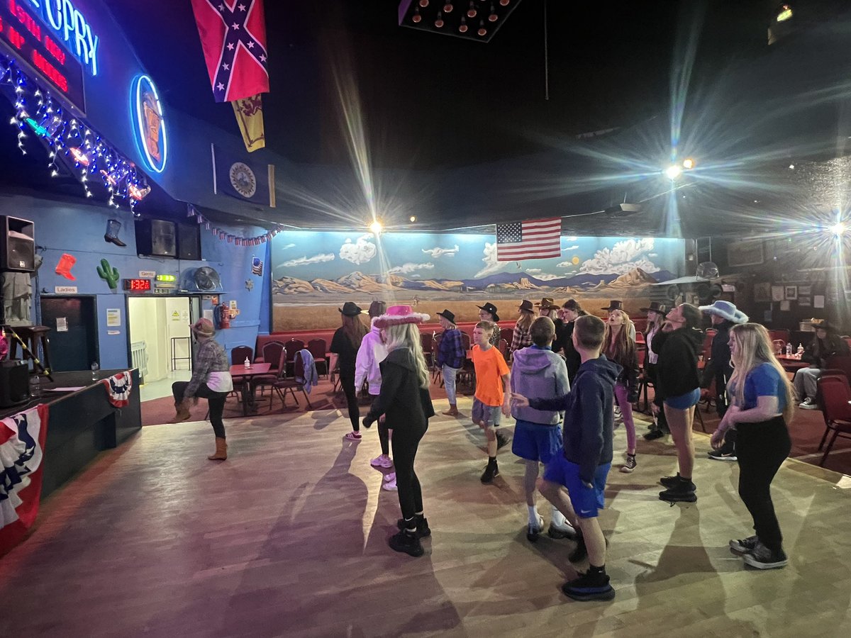 What a day! The Wild West IDL group had a great time at the Grand Ole Opry. 🤠 We learned about the history of the building, observed a shoot-out and participated in some line dancing with a live band! 🙌  Thank you for having us!