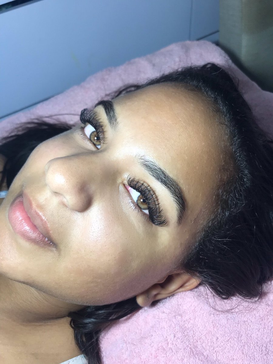 Meninas sou lash designer iniciante e tô cobrando 50$ apenas até o final desse mês 31/05 e faço a domicílio viu, vamos aproveitarr e quem puder repostar vou agradecer muito!!❤️
instagram.com/gabriellyfaria…