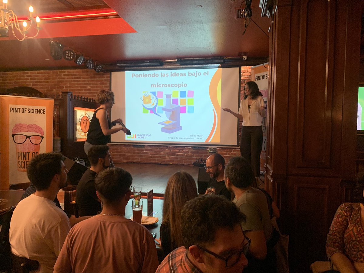ESTCE_UJI's tweet image. En el #Pint23Cas #Pint23ES  escoltant com es generen idees amb Elena Mulet.