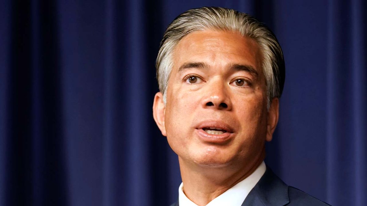 🚔 👥 🏠 Police Shooting Investigations Will Move Faster, Says AG Bonta 

#GVWire #News #California #CaliforniaAttorneyGeneral #RobBonta #PoliceShootings #GunViolence #HousingLaws #FentanylTaskForce #HateCrimes #PublicSafety #CalMatters #JusticeForAll 

gvwire.com/2023/05/23/pol…