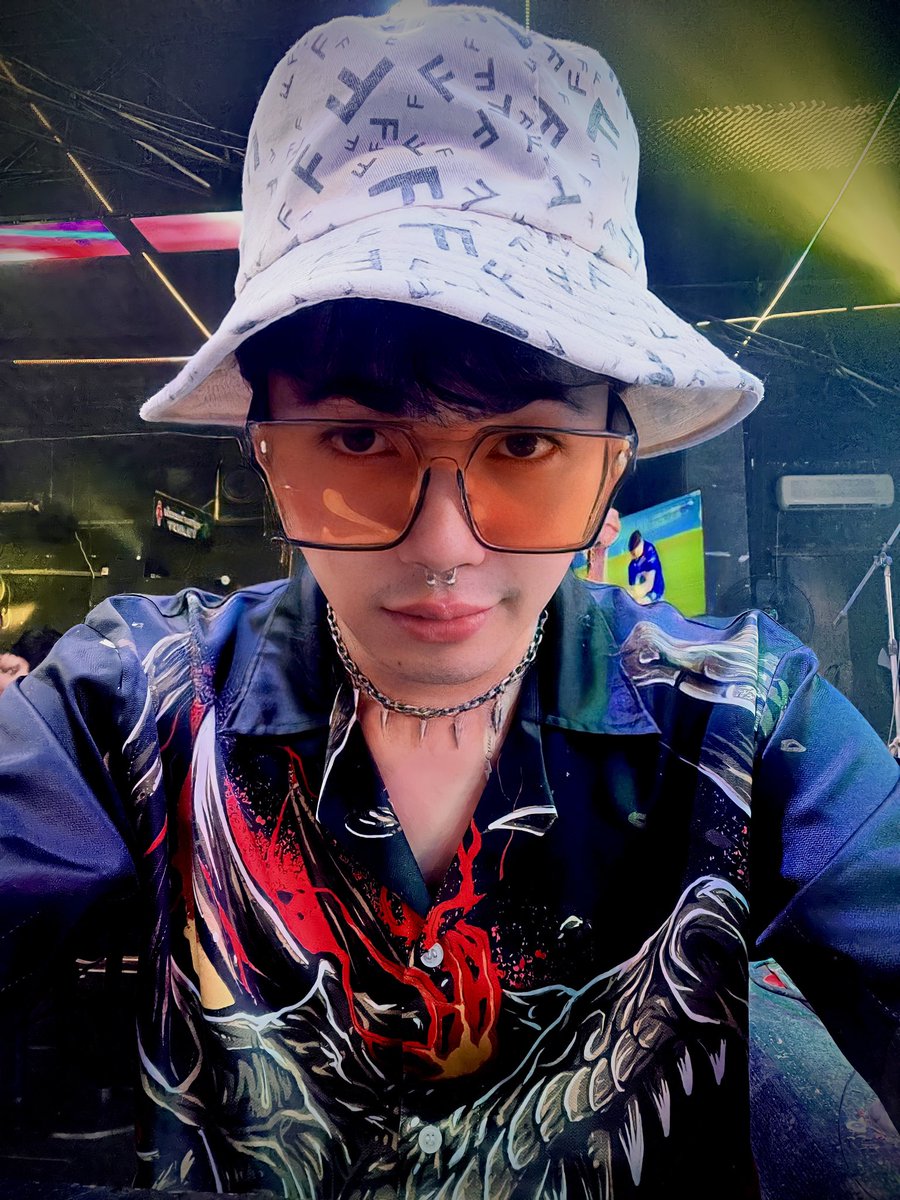 ปิดขอบตาที่บอบช้ำได้ดี 5555
