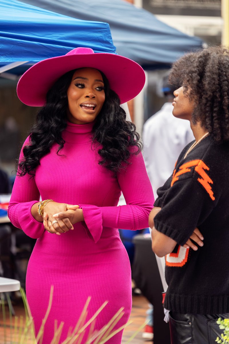 NewNorthWill's tweet photo. Captures of @yandysmith at #YelleForTheCulture 🎤 https://t.co/yas8cNnVxE