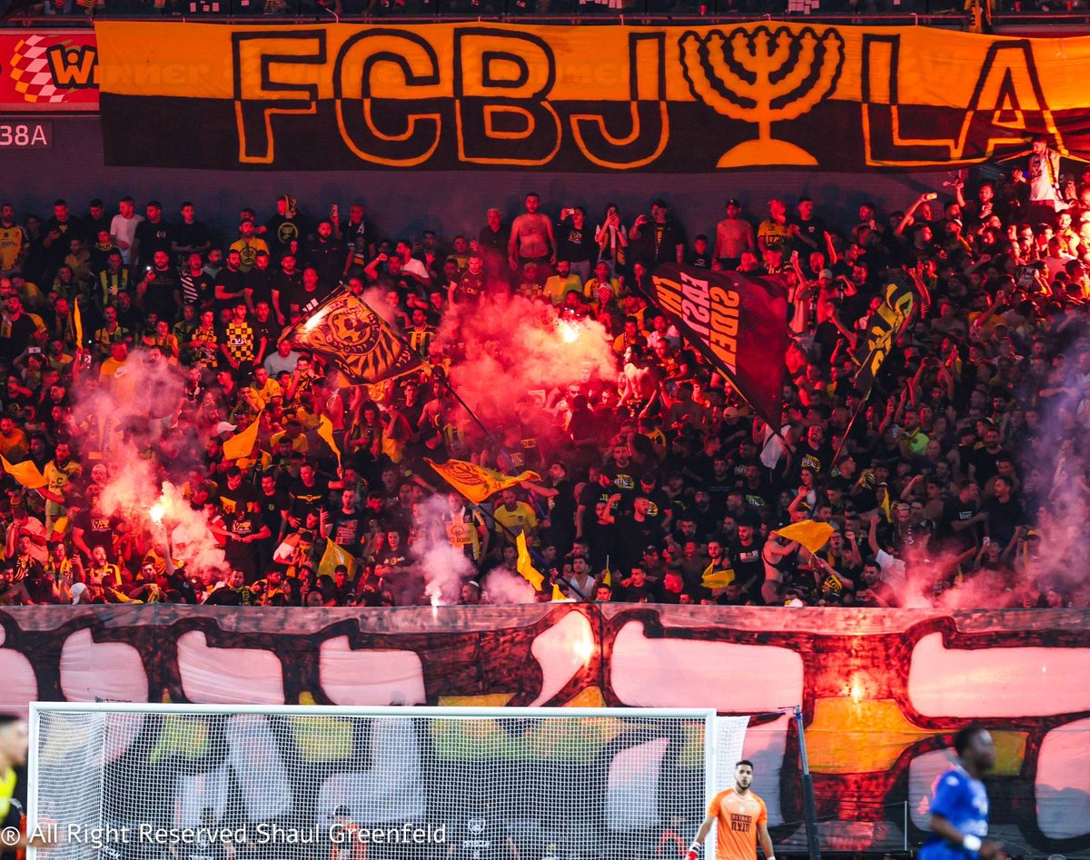 BabaGol_'s tweet photo. Incredible atmosphere at Sammy Ofer Stadium
🇮🇱 #StateCupFinal
📸 @shaulig is in the house https://t.co/xpjtXZiHfP