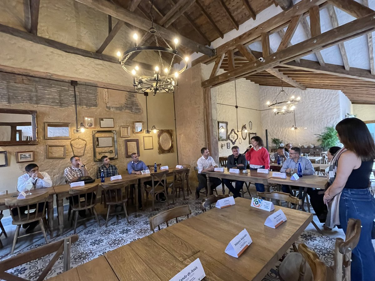 ESPAMarinilla's tweet image. La articulación y la creación de estrategias permiten garantizar el desarrollo integral a partir de los servicios públicos. A esta hora realizamos la socialización sobre la conformación de la Mesa Regional de E.S.P en el Oriente antioqueño en conjunto con @cornare