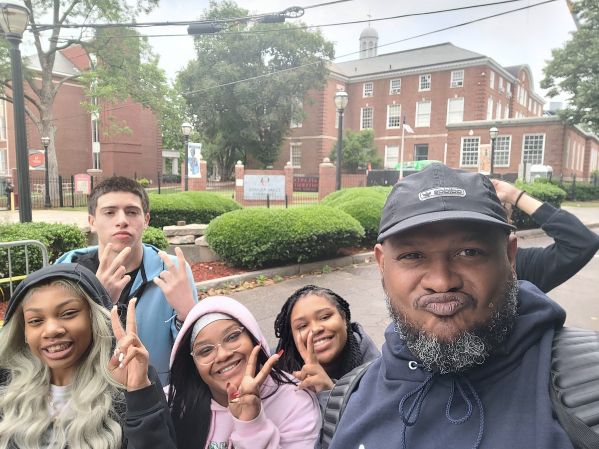 rccachicago's tweet photo. On the campus of Morehouse and Spelman Colleges. Don't forget Clark-Atlanta University..#Wildcattakeover.
@AldermanLaSpata @NCSChicago @janicejackson @BroncoSociety @NetWork_15 @ChiPubSchools @MARSHALLHSCHI @MarceySorensen @AlcottPrep @de https://t.co/l4dGMQ0S4C