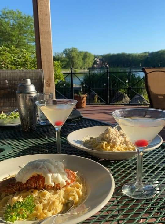 CharliesOmaha's tweet photo. Delicious food, cold cocktails and a beautiful view.

(Pic by Sarah P.)

#omahapatio #lakefrontpatio #patiodrinks #wherestheduck #charliesomaha https://t.co/9dxZNC1QL4