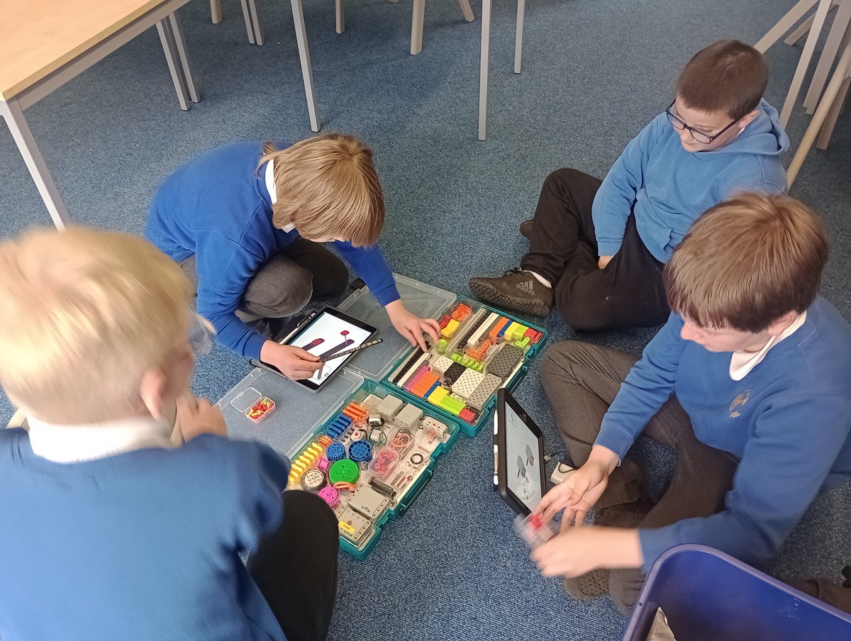 BlairAthollPS's tweet image. P5-7 enjoyed hands-on learning today using our new VEX Go kits. #SSERCdigital #VEXRoboticsUK #STEMeducation