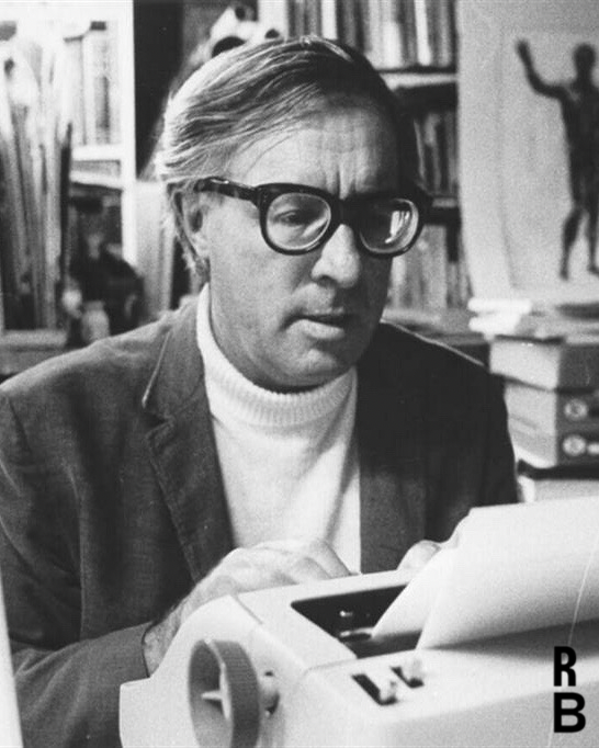 raybradbury's tweet photo. “Reading is at the center of our lives. The library is our brain. Without the library, you have no civilization.” - Ray Bradbury 
What’s your favorite quote about reading? 
#RayBradbury #Reading #Libraries https://t.co/MnVsnoMt3J