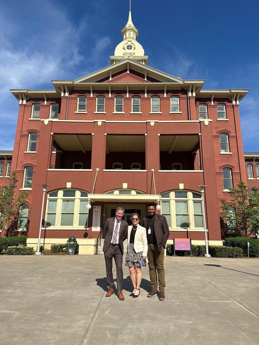 IamTravisNelson's tweet photo. Last week, I toured the Oregon State Hospital with Behavioral Health &amp; Healthcare Committee Chair Nosse &amp; fellow committee Vice-Chair Goodwin.

I’m happy to announce that Speaker Rayfield has appointed me to a 2 year term on the State Hospital Board.

#MentalHealthMatters #orleg https://t.co/xvWJIvmOBC