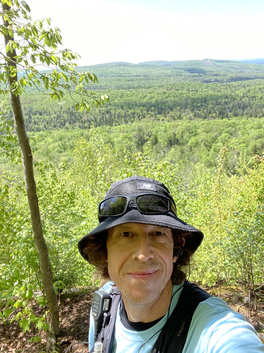 Quelle belle journée au Trail du Coureur des Bois de Duchesnay.
Merci aux organisateurs @jecoursqc.
Fermeur du parcours 34km avec mon amie de course 🏃‍♀️ Catherine Ann Gingras.
I’ve missed the muddy trails.
So happy to be back, you have no idea. That was fun. 

#trailrunner