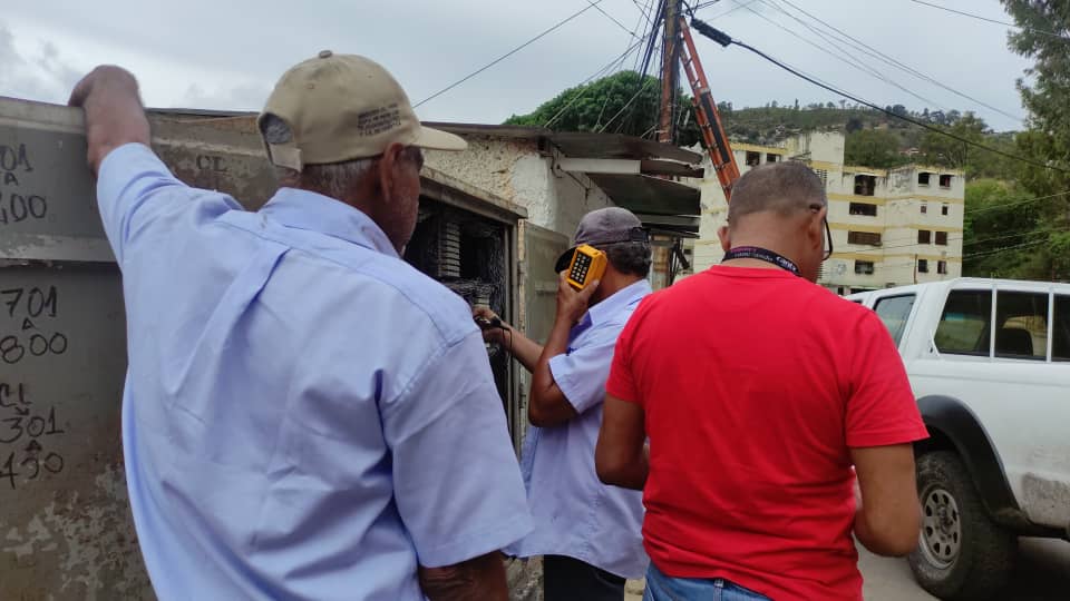 #CantvLoHacePosible en Caracas ejecutando la reparación de redes en la urbanización Kennedy, parroquia Macarao, para garantizar los servicios de telecomunicaciones a las familias de esta zona caraqueña.
#SistemaNacionalDeIngreso