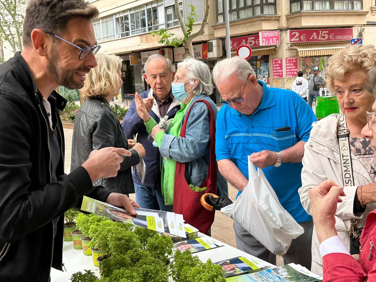MESperPalma's tweet photo. #Dia11
Qualsevol moment és bo per demanar el vot per aconseguir una Palma amiga de la seva gent
#Ciutat15Minuts
#HabitatgeDigne
#ComerçLocal
Que sigui na #NeusTruyolCaimari sigui #batlessa depèn del teu vot
Fes-ho possible!
#MÉSqueParaules https://t.co/7GltrmoV9P