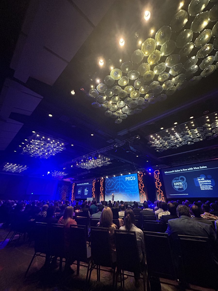 leahbsocial's tweet image. Learning about #AI from Microsoft’s Linda Simovic? Doesn’t get much better than this. #Outperform2023