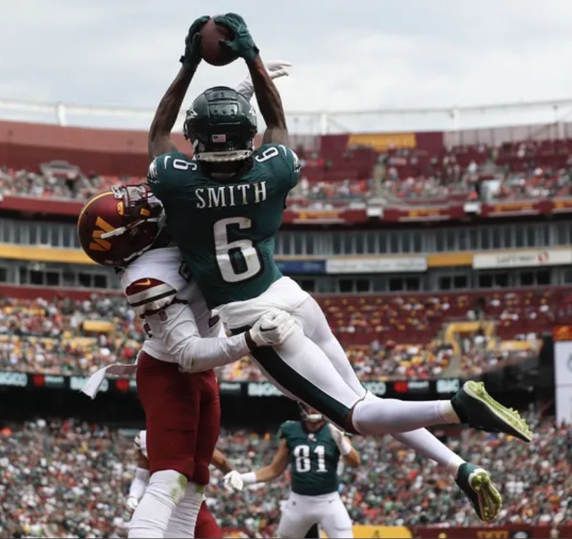 Devonta Smith said he DEFINITELY thinks he’s a TOP 10 WR on I Am Athlete Podcast!! #Eagles