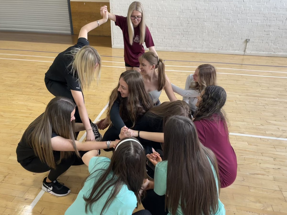 LEADERSHIP | 

Our S3 Introduction to Sport Leadership pupils enjoyed taking part in team building games today. 

It was very amusing watching some of the group try to solve the “Human Knot” 😂

We are really looking forward to the <a href="/MargaretsHigh/">St Margaret's HS</a> P7 Sports Day tomorrow 🏆☀️
