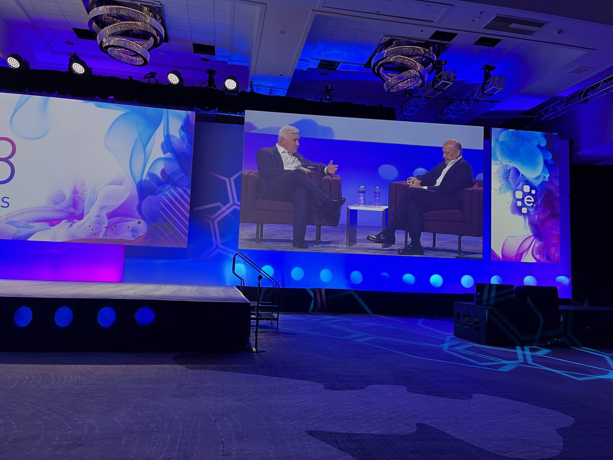 ExperianCredit's tweet photo. The crowd was all ears for the conversation between Gary Cohn, Vice Chairman, IBM and Experian CEO Brian Cassin. The current economy, working in the White House and how AI is not a novel concept were all hot topics this morning.
#ExperianVision #Vision2023 https://t.co/qLQSijnRYL