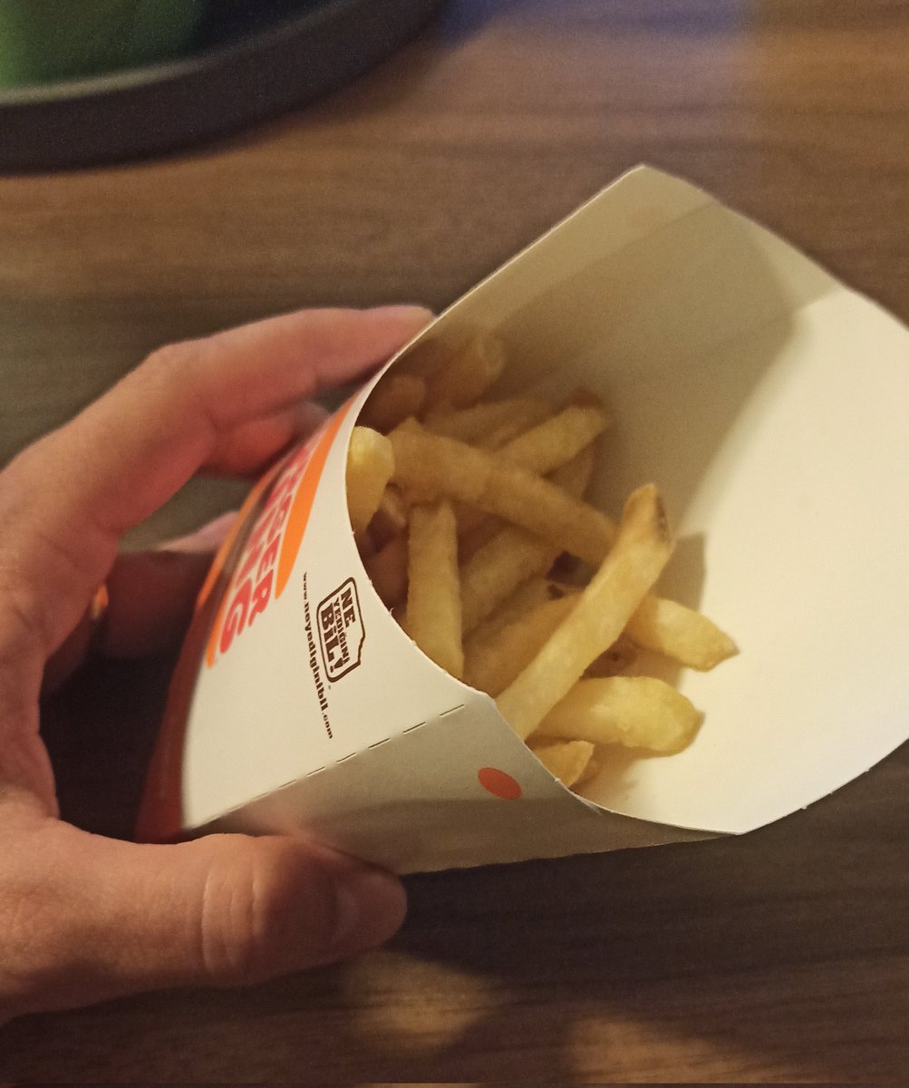 bubikaju's tweet photo. @BurgerKingTR  fotoğrafını da atayım şuraya gerçekten yazık ya https://t.co/rRy23d8Ndc
