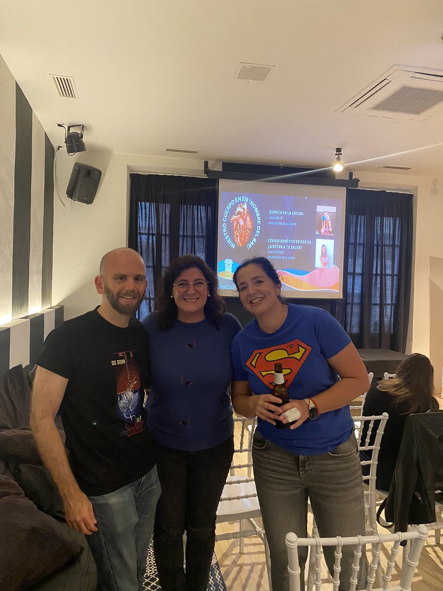 EncarnaGimenoUA's tweet photo. Con Nacho Aracil y con Julia Moltó en Pint of Science 23. Descubriendo aportes de grandes mujeres en la cocina 🙋🏻‍♀️
#PINT23ALC #PINT23ES
@EPSAlicante @UAdivulga https://t.co/UqYkKfRt0o