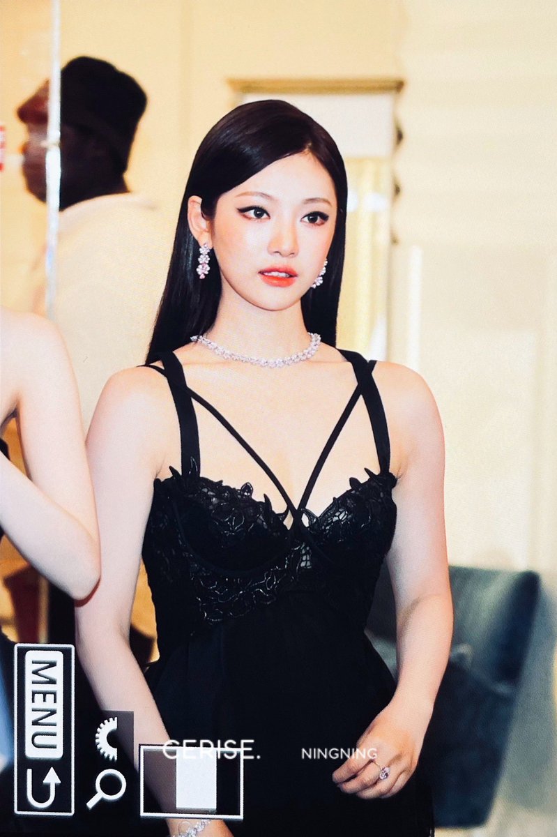zuhaprod's tweet photo. just fell to my knees she looks STUNNING https://t.co/iQtr7NtwbD
