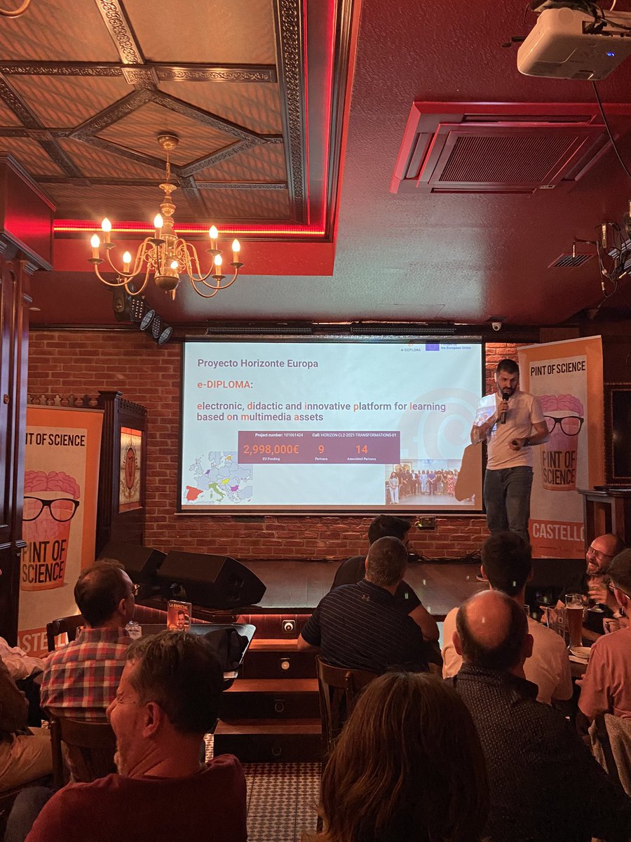 e_diploma_EU's tweet image. Who said #science can’t be fun? We all had so much fun talking about our project, #AugmentedReality, #VirtualReality, #Metaverse and how our research can transform the e-learning ecosystem. #Pint23ES #Pint23CAS