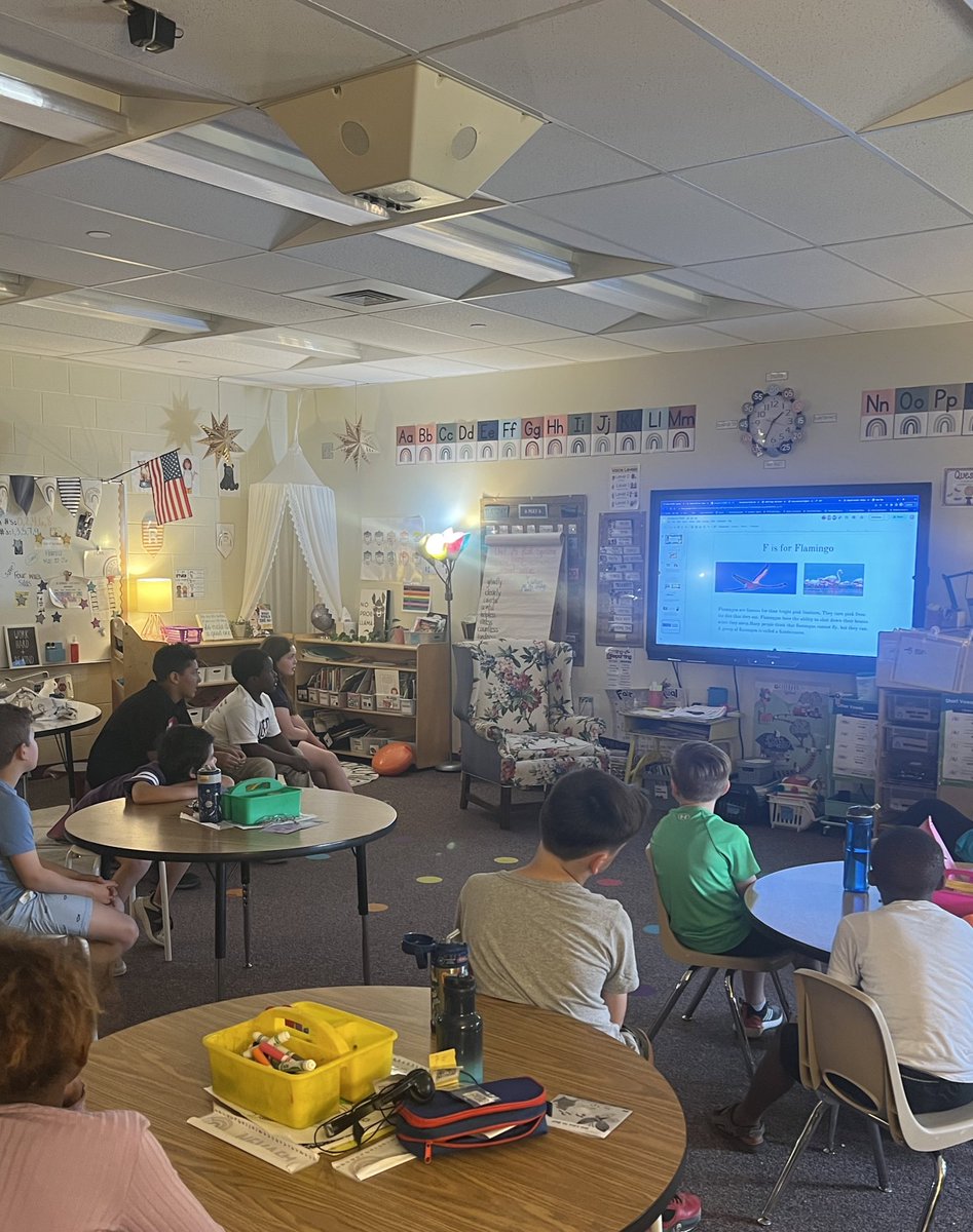 MrsKobetsky's tweet photo. Some 5th grade students came into our 2nd grade classroom today to present animals from A-Z! 🦩🦒 🐍 We loved learning from them! @LakeAgassizGFPS #lakeagassizmustangs #unity https://t.co/LApE7FWkQz
