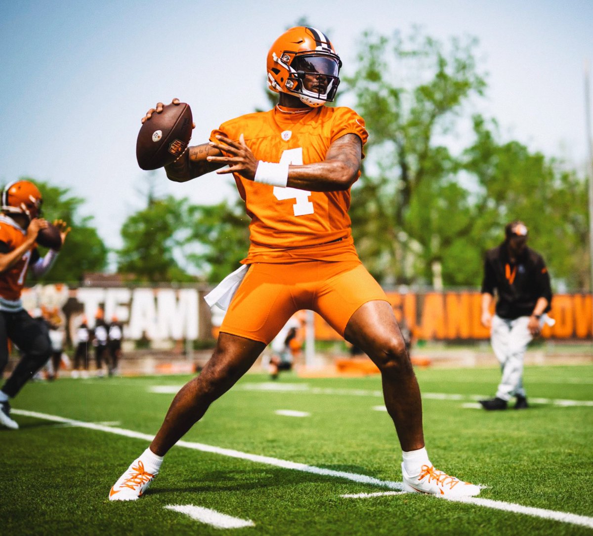 Chillspida's tweet image. 🎱 so shifty