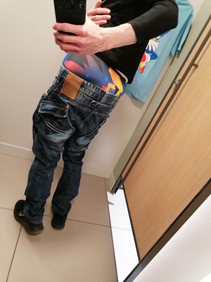 🇩🇪  Shopping Tour 3 mit der #Pokemon #Freegun #Sonic.
🇬🇧 Shopping tour 3 with the Pokémon Freegun and Sonic.