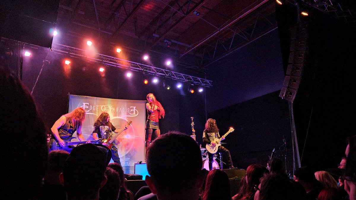 ArtsAreMyLife's tweet image. Edge of Paradise and Blind Channel. #edgeofparadise #blindchannel #thecomplexslc #utahshows #SaltLakeCity #thebirthdaymassacre #lacunacoil #concerts