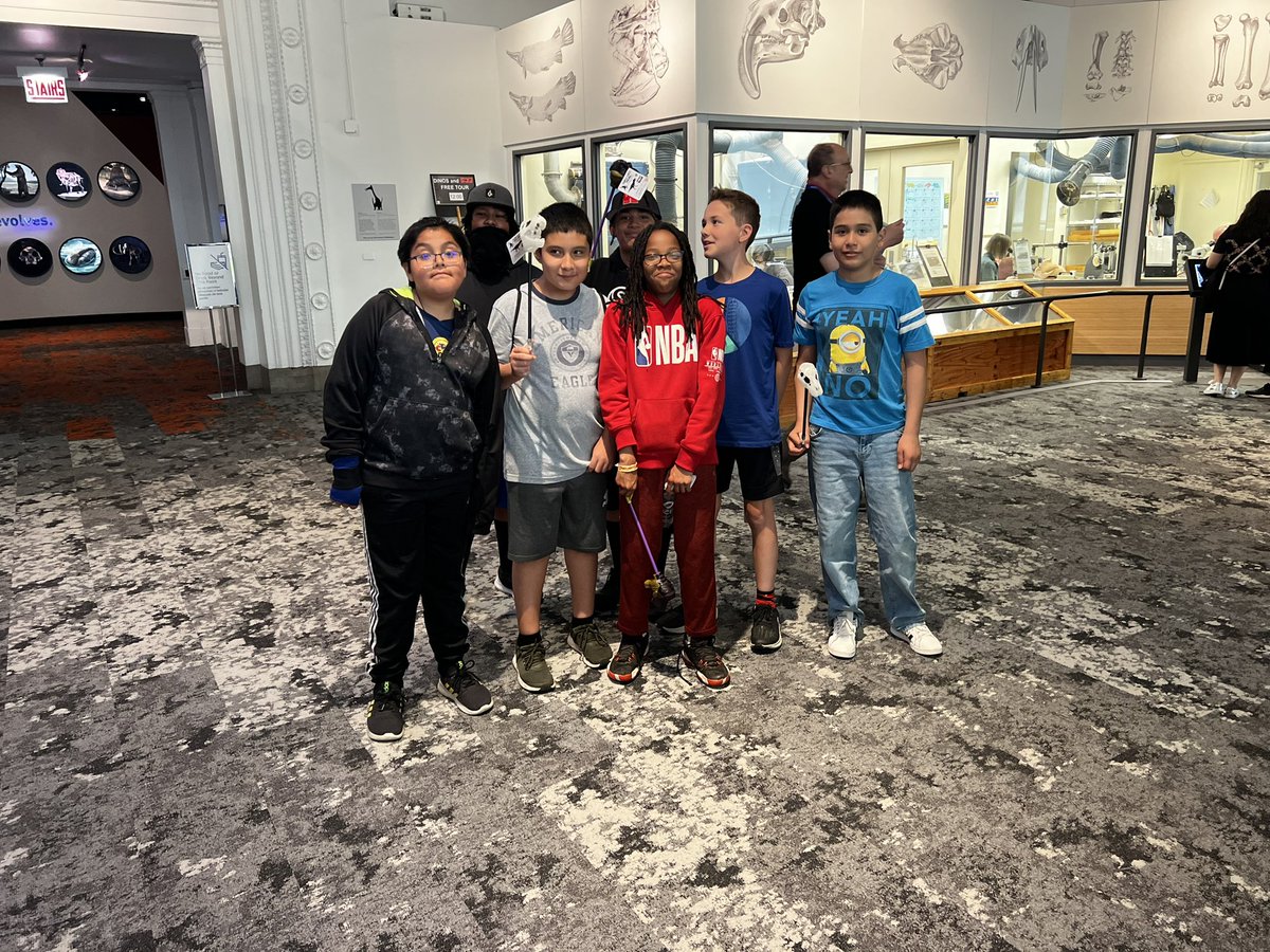 Keoghsclass102's tweet photo. So much fun at the Field Museum today! @WillowCreek68 https://t.co/llqsAGRLKF