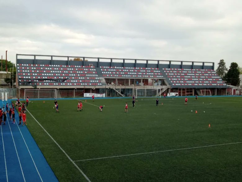 ClubTalleresOk's tweet photo. 🇦🇹 SEISCIENTOS CUARENTA 🇦🇹 

Culminamos la colocación de las butacas en el centro de alto rendimiento @javierzanetti

¡Se vienen las próximas etapas! 😉

¡Talleres Crece!

#SoyTalleres https://t.co/RrwAxLvwUw