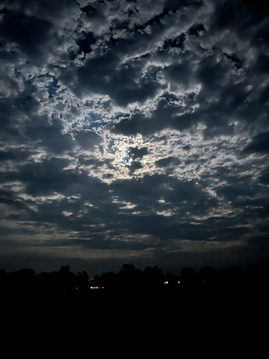 ☁️ Under the clouds ☁️

Price: 1.00  XTZ  (8-Editions)
            2.00 XTZ   (10-Editions)
            3.00 XTZ   (10-Editions)

Hurry… collect at lower level for good return. (Some gift extra)🔥

Platform: <a href="/objktcom/">objkt</a> 

How the seen of night when clouds cover the full moon and
