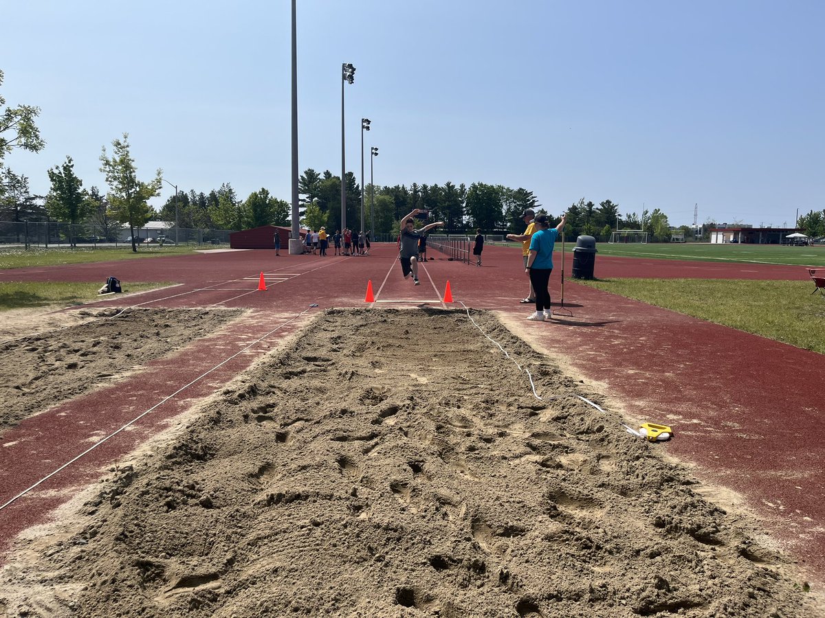 🍀St. Patrick's athletes are shining bright! 🌟 Our elementary students amazed us all at the track and field day, showing determination, strength, and team spirit. Swipe to see our future Olympians in action!