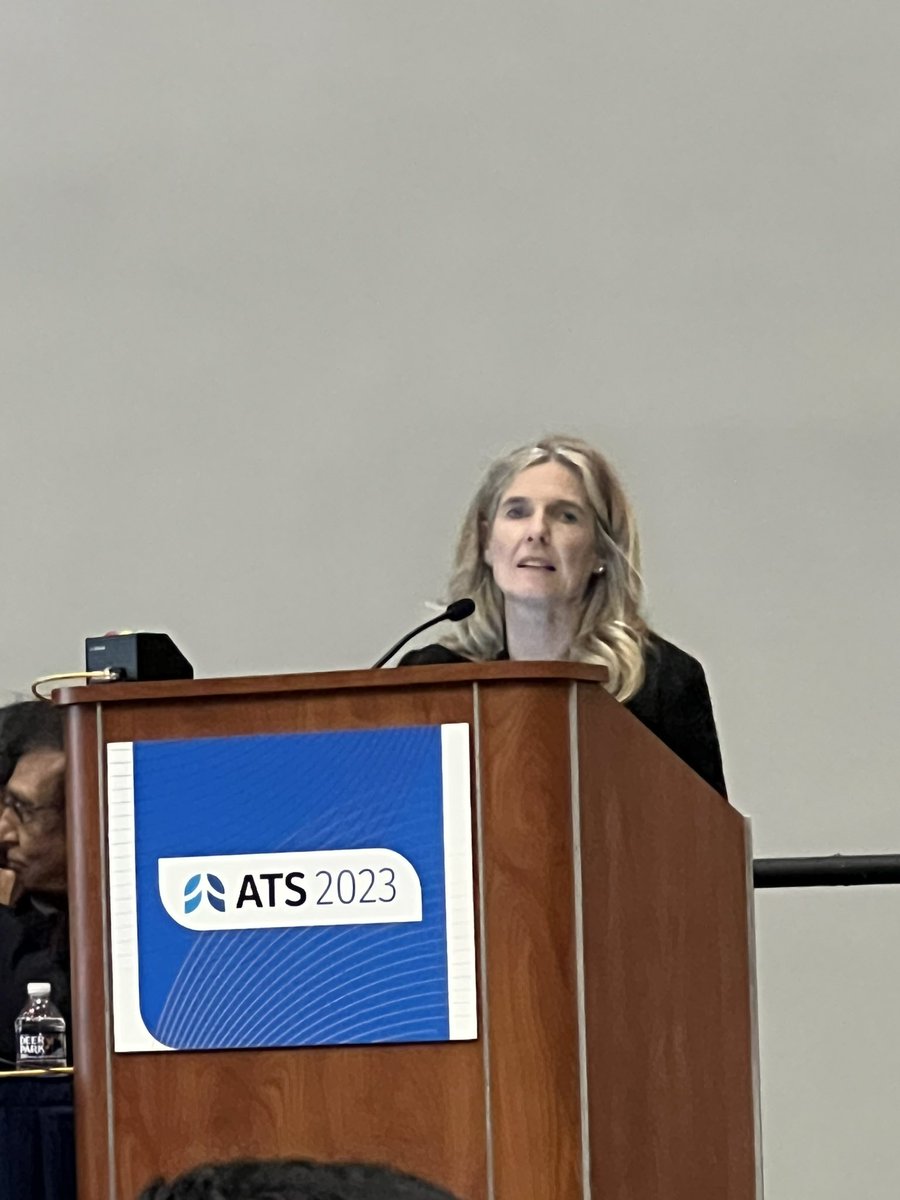 Pro/Con debate - Can FVC at 12 weeks be used as an endpoint in clinical trials? @IPFdoc looking concerned about the strong robust argument offered by @CorteTamera! #ATS2023 #IPF