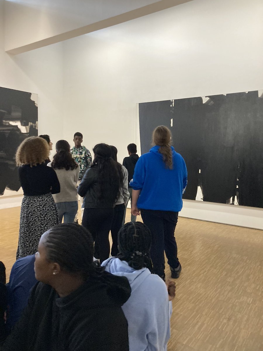 lesegrais's tweet photo. Mois culturel pour les troisièmes qui se sont tous rendus au @CentrePompidou dans le cadre du PEAC et de @arplasegrais. 
Des visites très enrichissantes dans ce lieu mythique de l’art contemporain ! https://t.co/TDHmSGLCNx